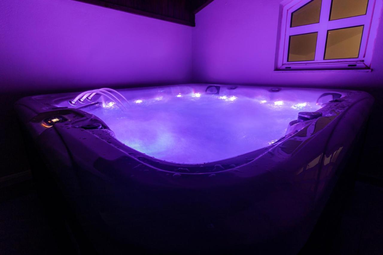 Villa Ventus, 40Sqm Private Pool & Hot Tub! Roussospítion Buitenkant foto