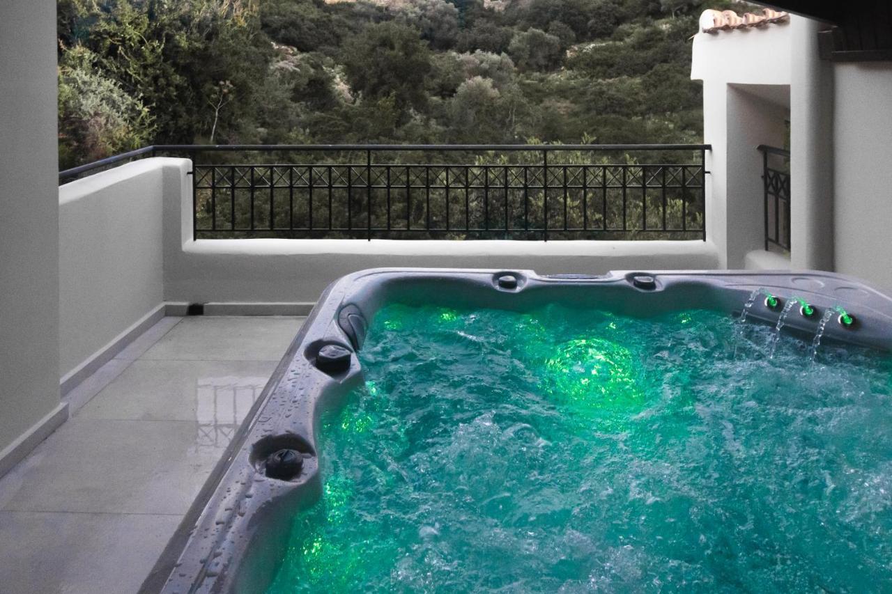 Villa Ventus, 40Sqm Private Pool & Hot Tub! Roussospítion Buitenkant foto