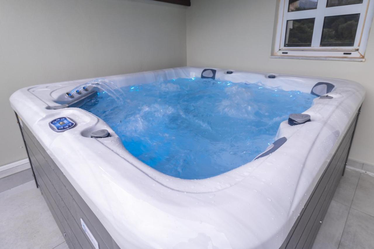 Villa Ventus, 40Sqm Private Pool & Hot Tub! Roussospítion Buitenkant foto