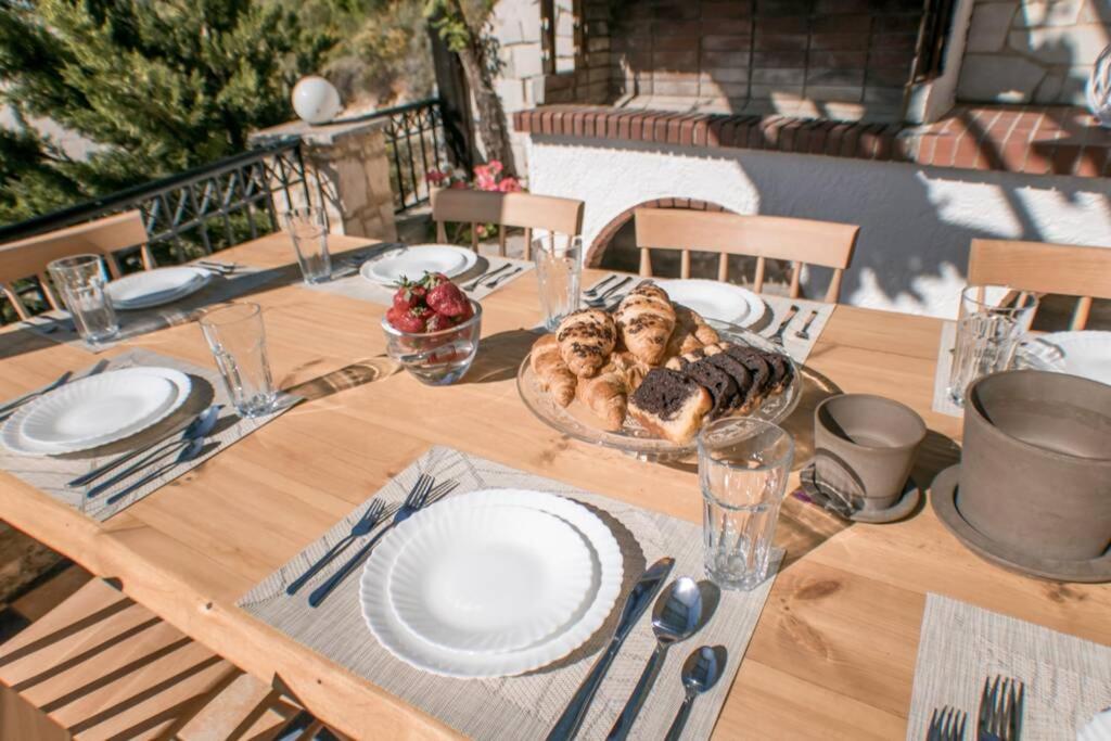 Villa Ventus, 40Sqm Private Pool & Hot Tub! Roussospítion Buitenkant foto