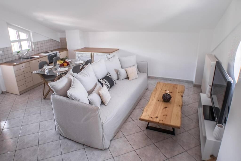 Villa Ventus, 40Sqm Private Pool & Hot Tub! Roussospítion Buitenkant foto