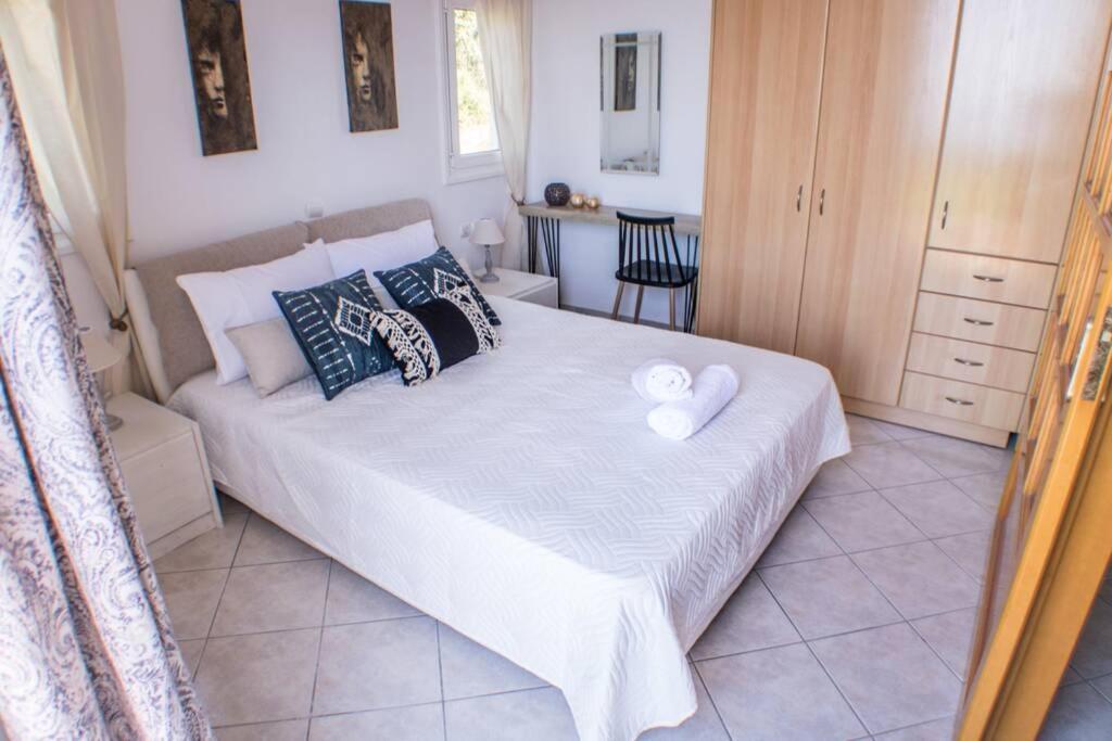 Villa Ventus, 40Sqm Private Pool & Hot Tub! Roussospítion Buitenkant foto