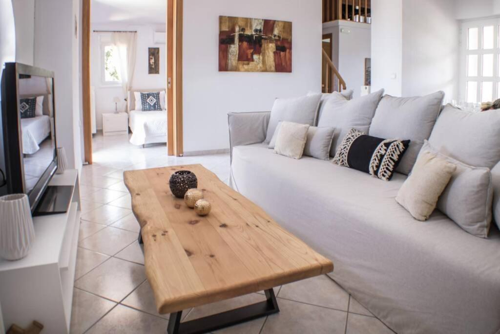 Villa Ventus, 40Sqm Private Pool & Hot Tub! Roussospítion Buitenkant foto