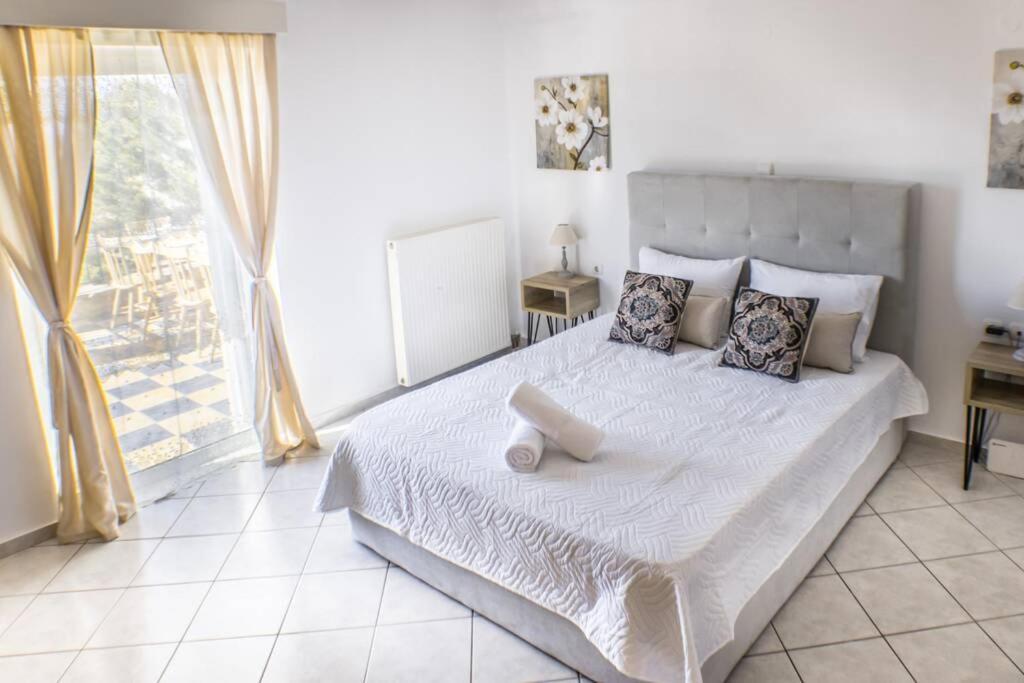 Villa Ventus, 40Sqm Private Pool & Hot Tub! Roussospítion Buitenkant foto