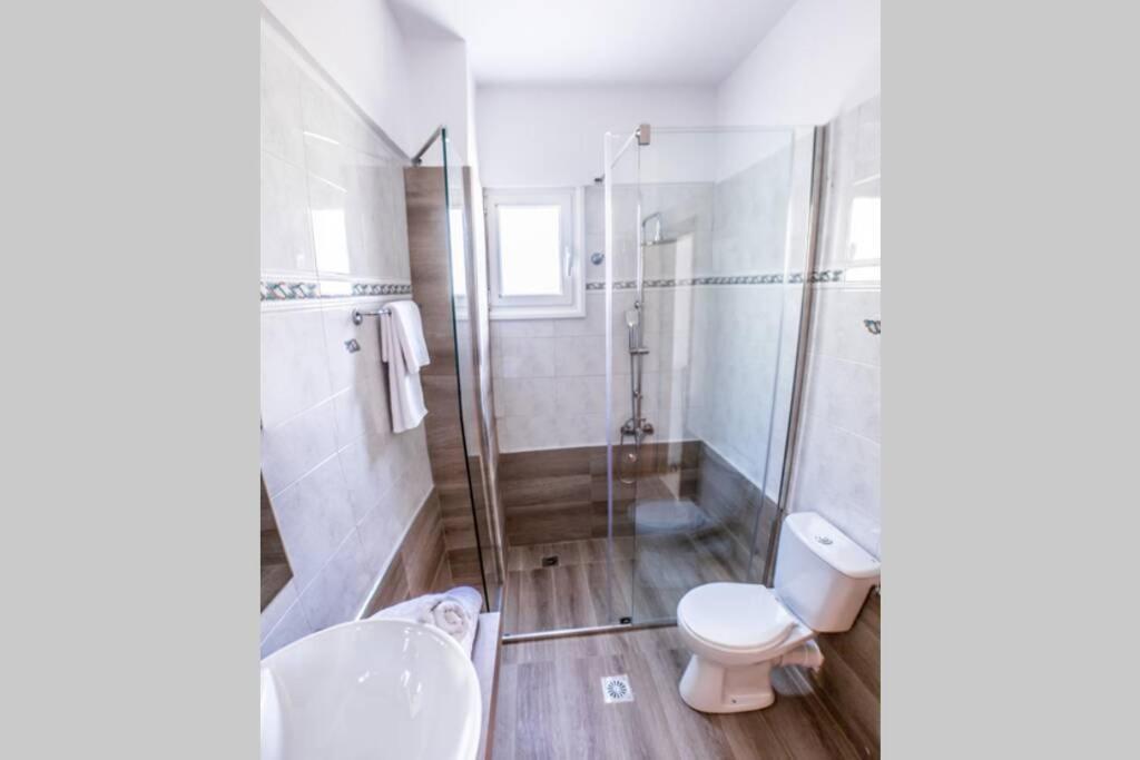 Villa Ventus, 40Sqm Private Pool & Hot Tub! Roussospítion Buitenkant foto